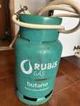 Botijas de gás da Rubis nova com a mangueira para instalação
