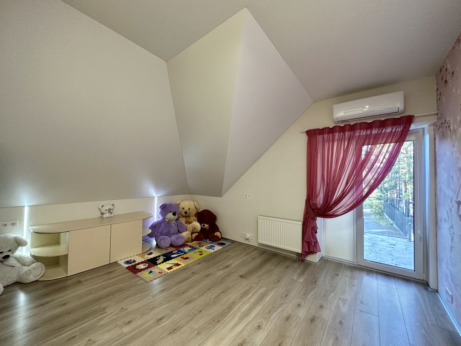 Будинок з ремонтом та 5/ма кімнатами у Бучі