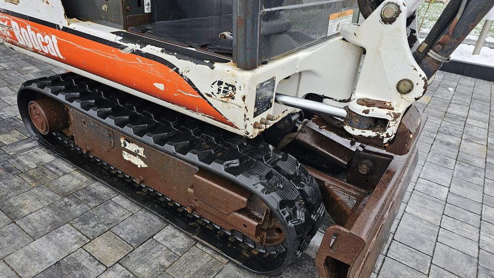 Minikoparka Bobcat 320