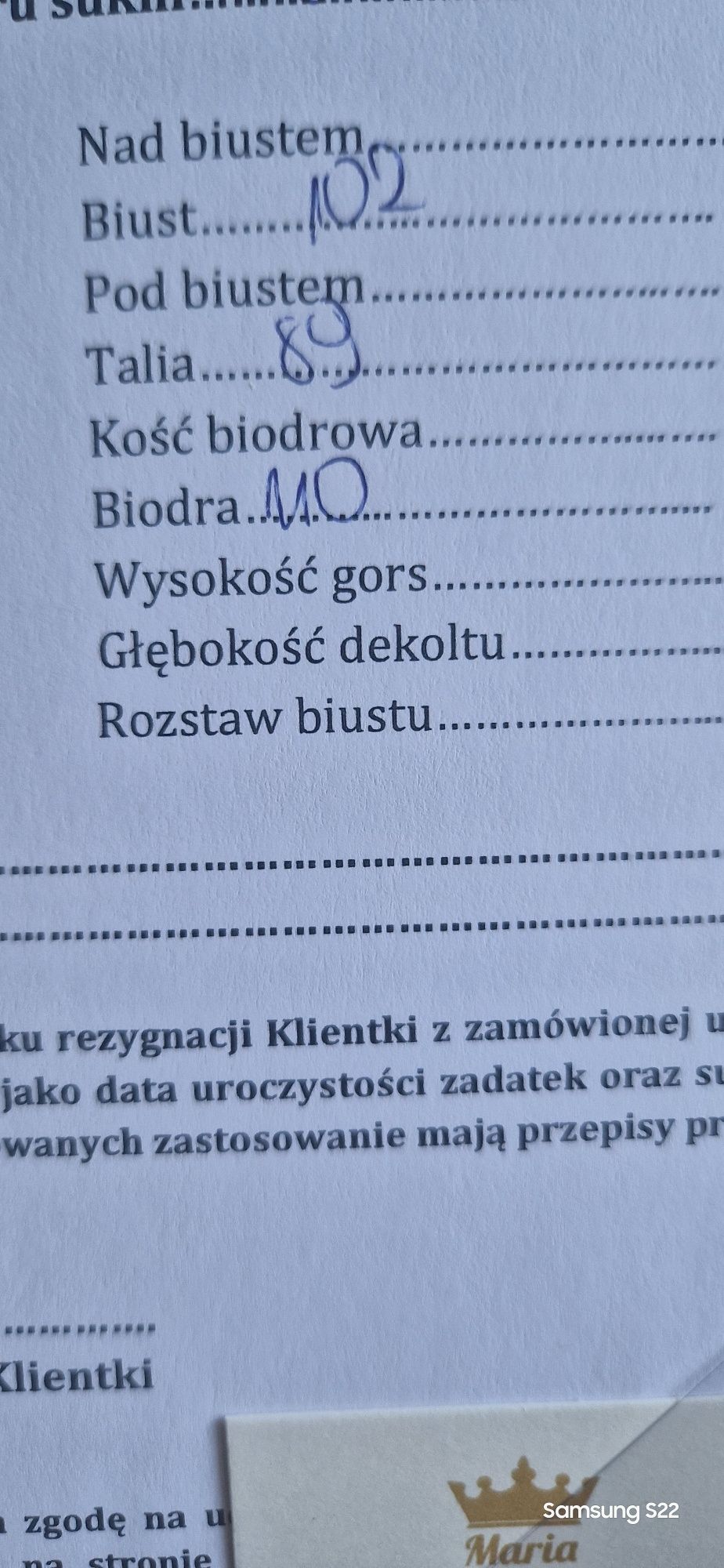 Suknia ślubna z welonem