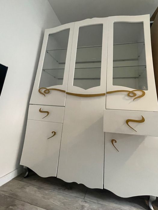 Meble komplet białe połysk stylizowane, komoda, witryna. Salon,gabinet