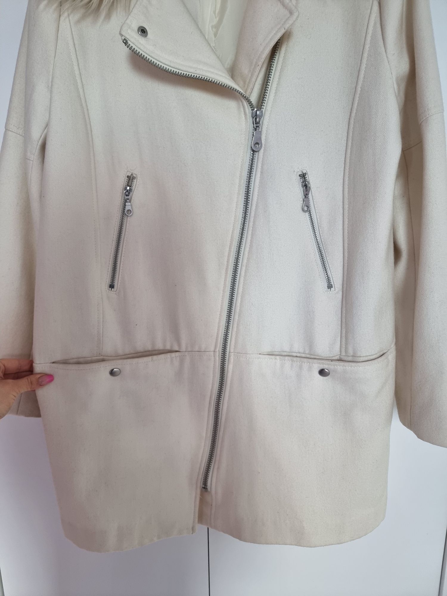 Kremowy płaszcz płaszczyk H&M 46