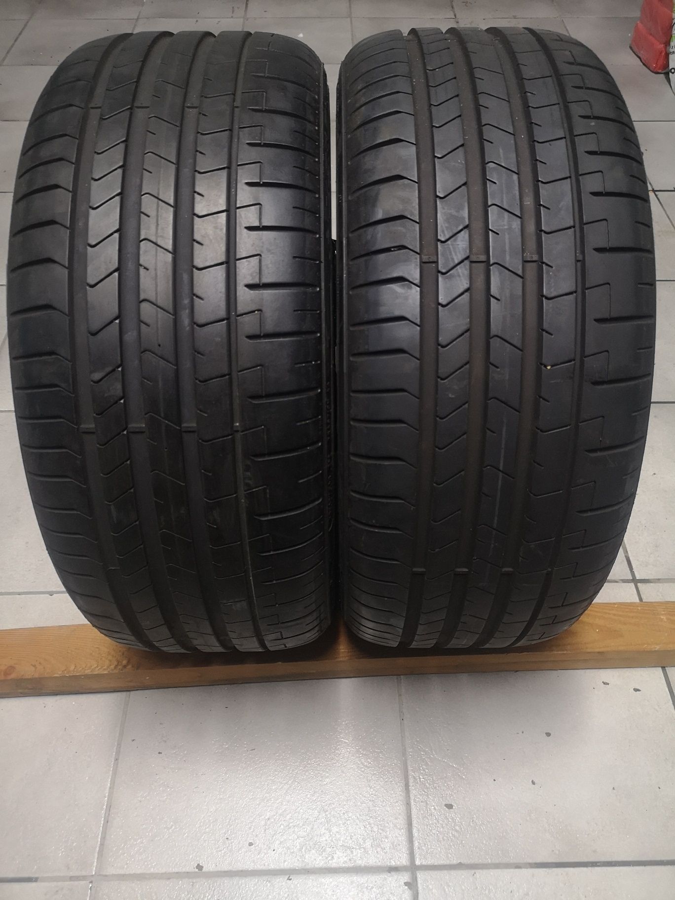 Opony Pirelli P Zero TM i AO1 235/35r19