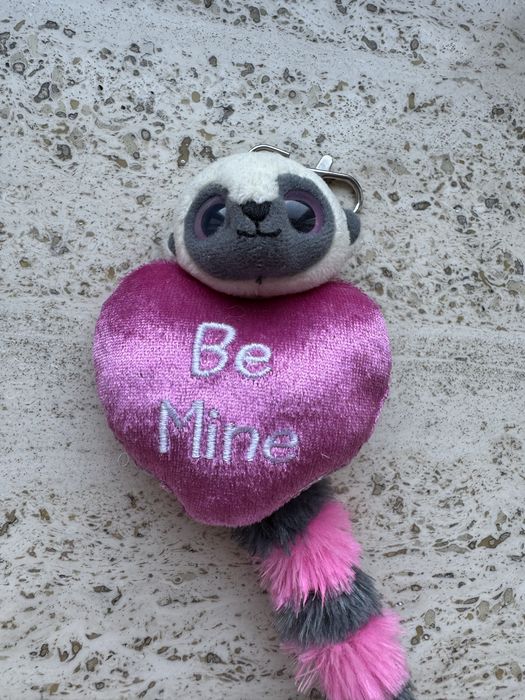 Brelok walentynki lemur maskotka zawieszka