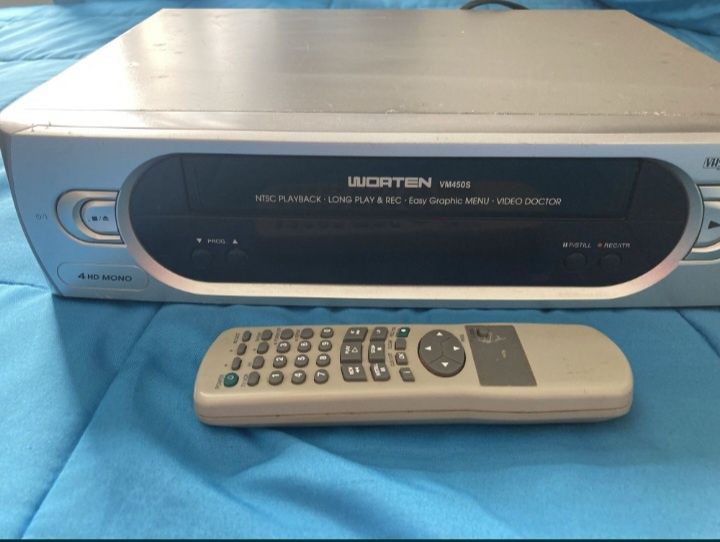 Leitor VHS Worten VM450S com comando remoto – Totalmente funcional