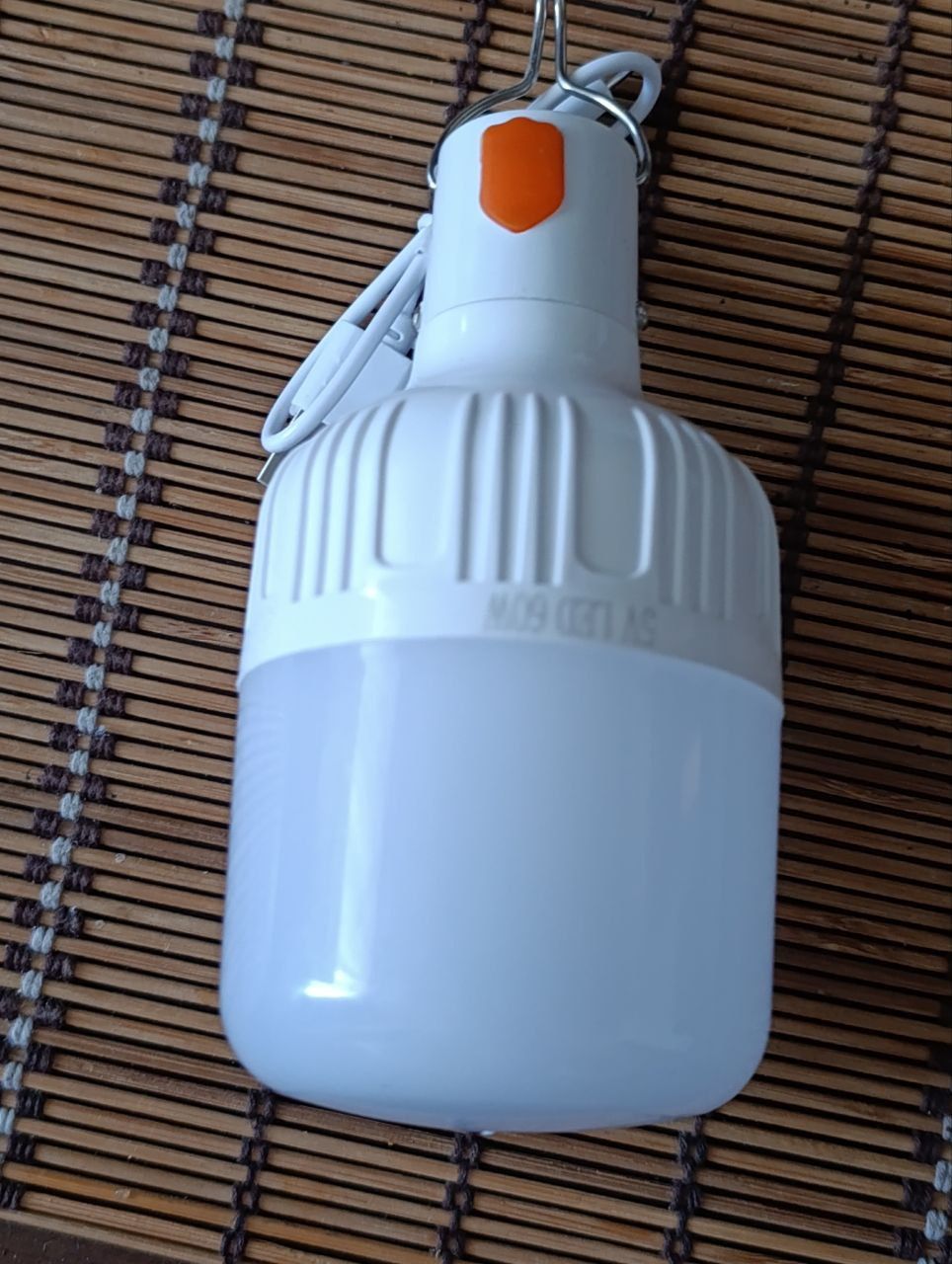 Лампа аккамуляторная