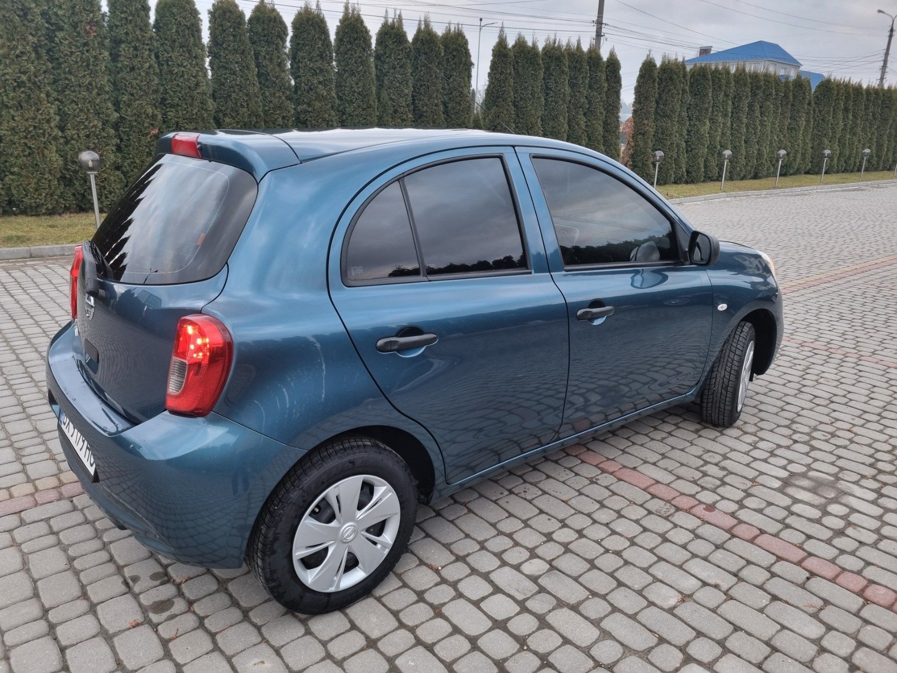 Nissan micra авто