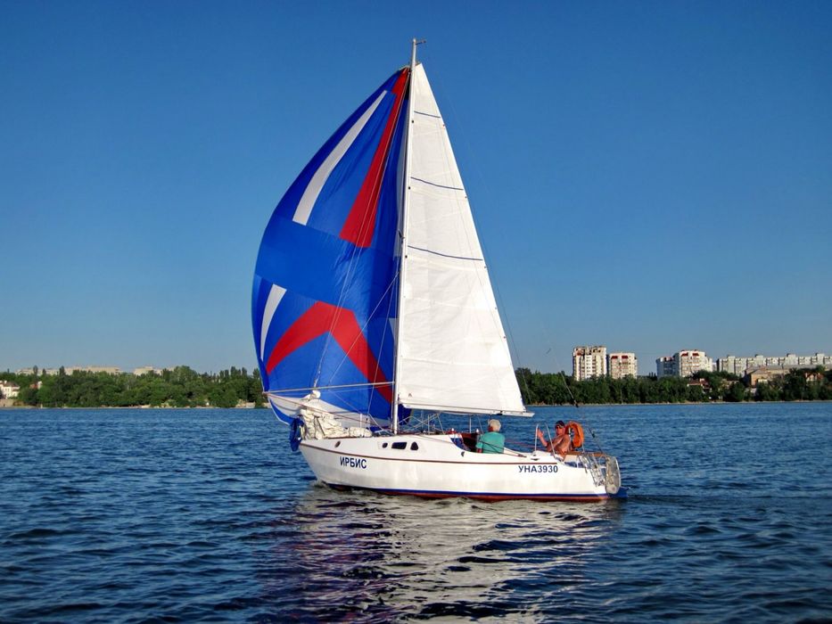 Продам парусную яхту Ирбис