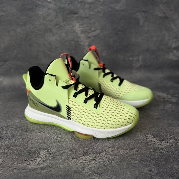 Баскетбольні кросівки Nike lebron волейбольні кросівки розмір 41-45