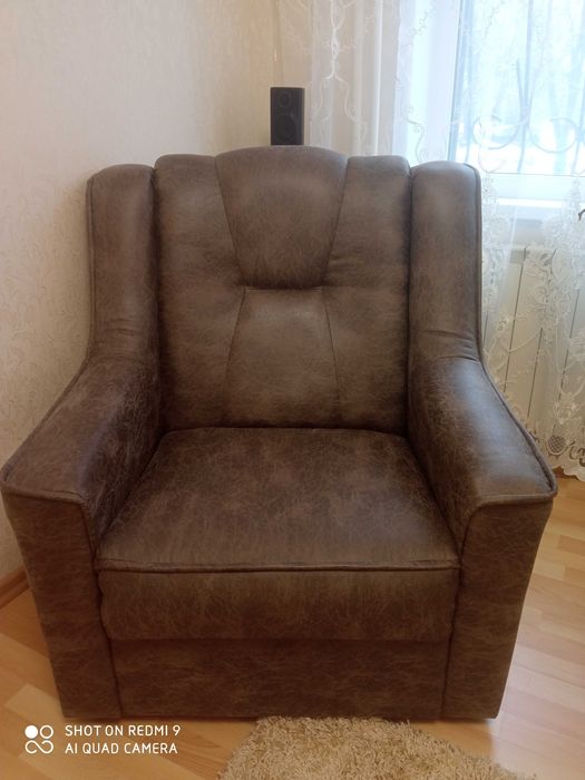 Продам диван і два крісла