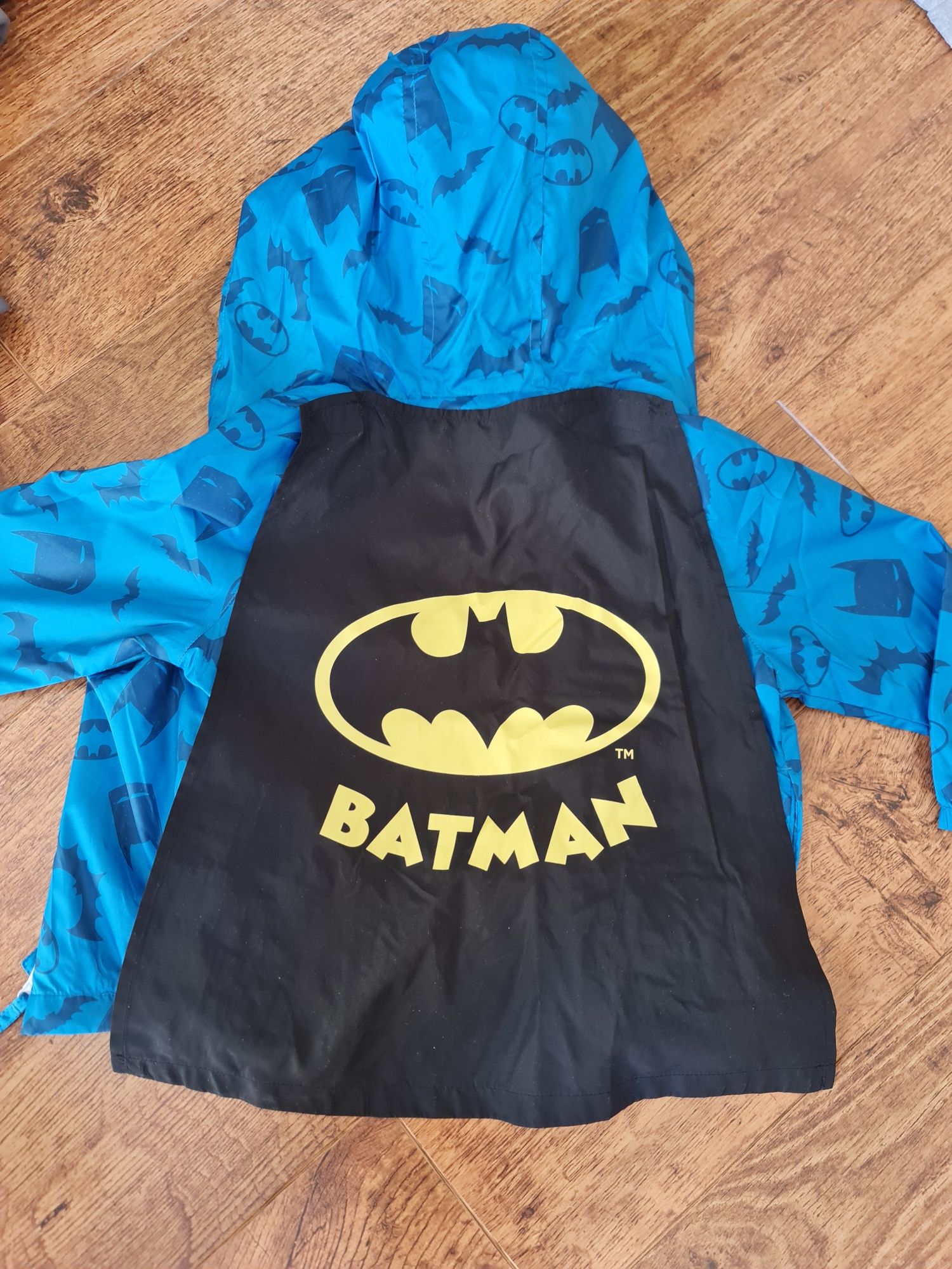 Kurtka BATMAN przeciwdeszczowa dla dziecka 104/110 cm