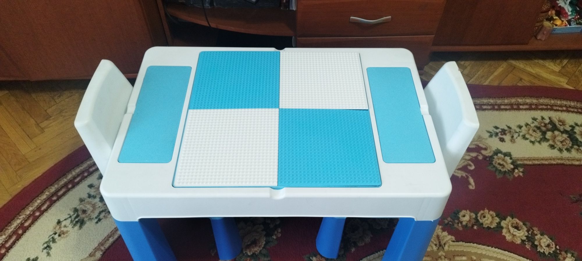 Дитячий стіл та 2 стільця Ikea