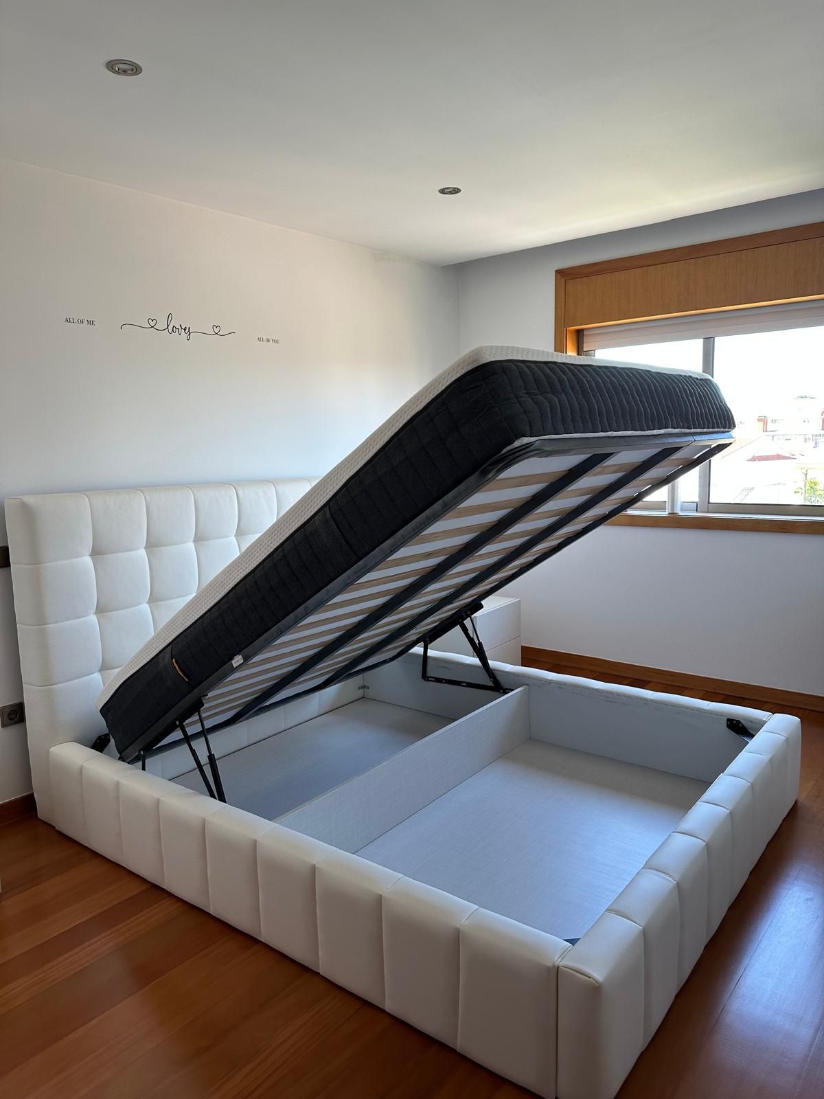 Cama de casal com colchão