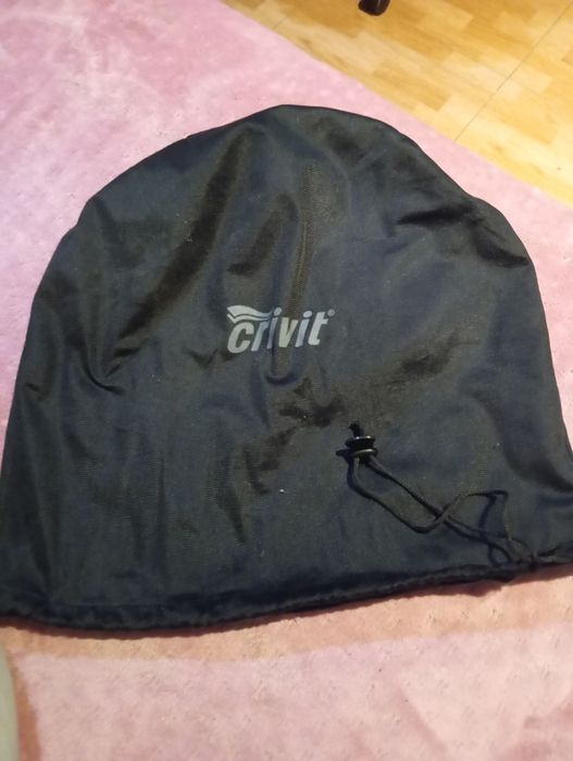 Capacete da marca crivit em bom estado com saco