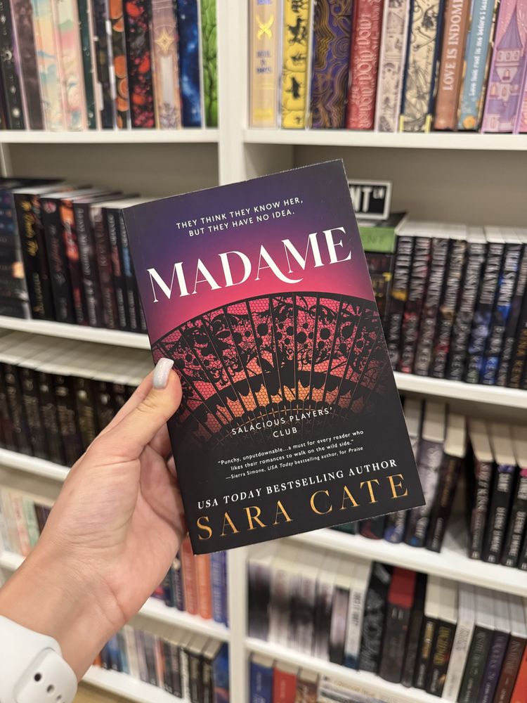 Продам книги англійською (Birthday Girl, Twisted, Madame, Circe)