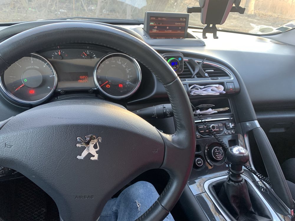 Продаю авто Peugeot 3008