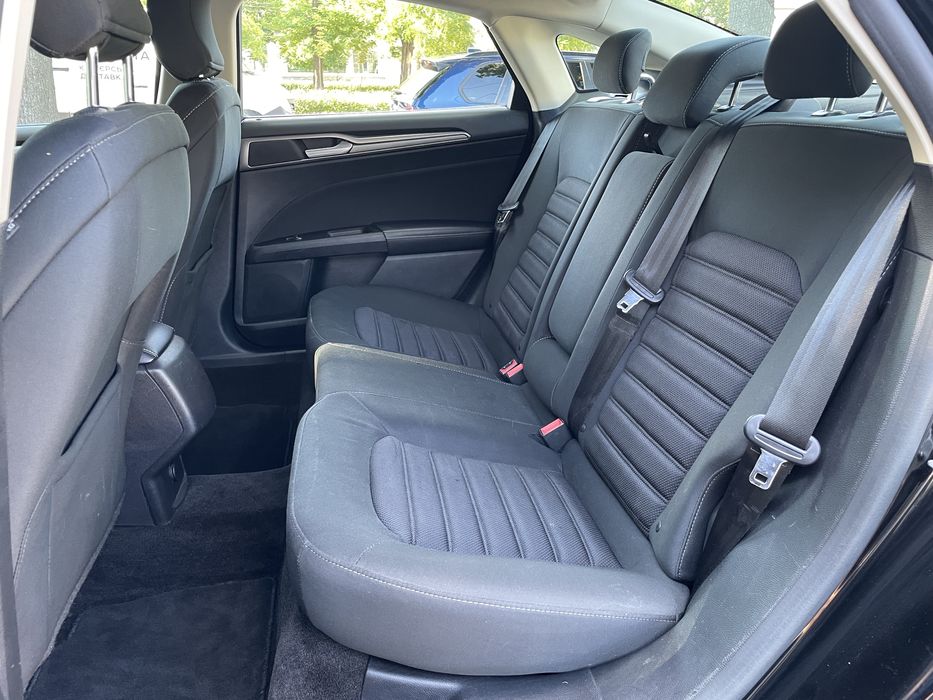 Ford Fusion SE 2017 року випуску