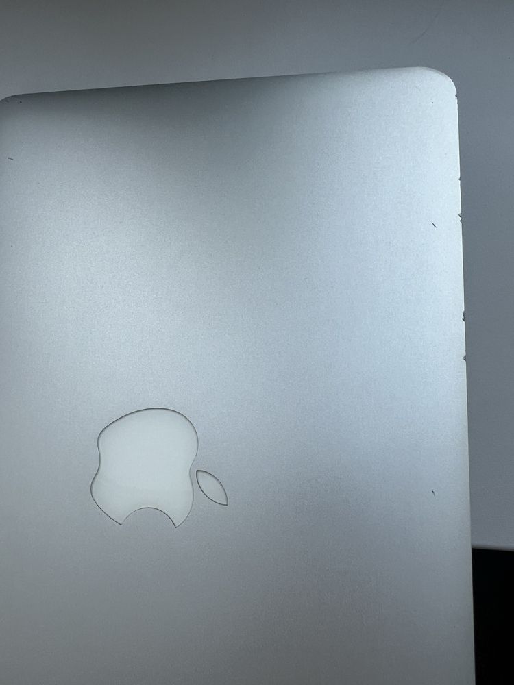Macbook Air 11-inch,  A1465