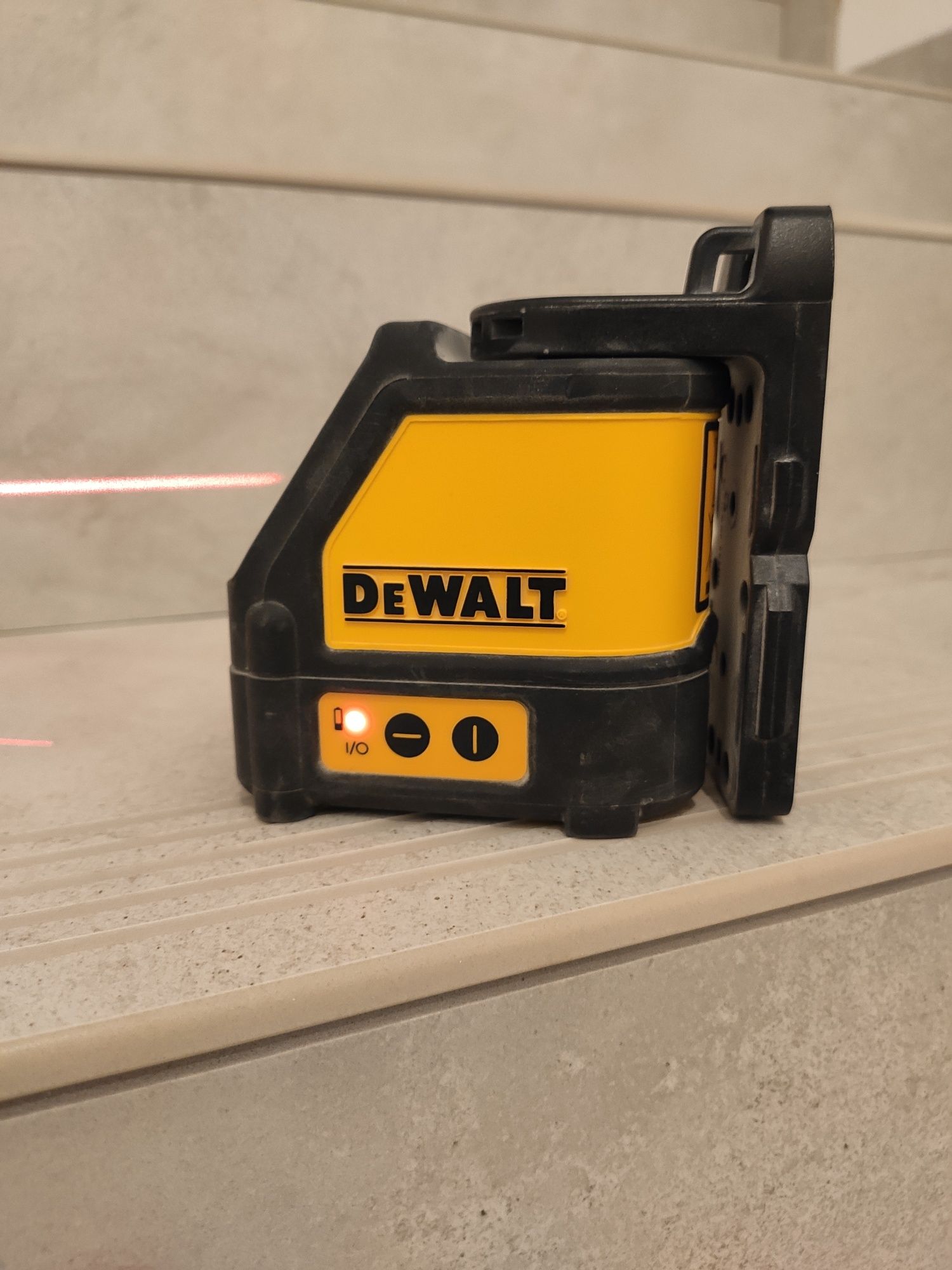 Laser krzyżowy DeWalt