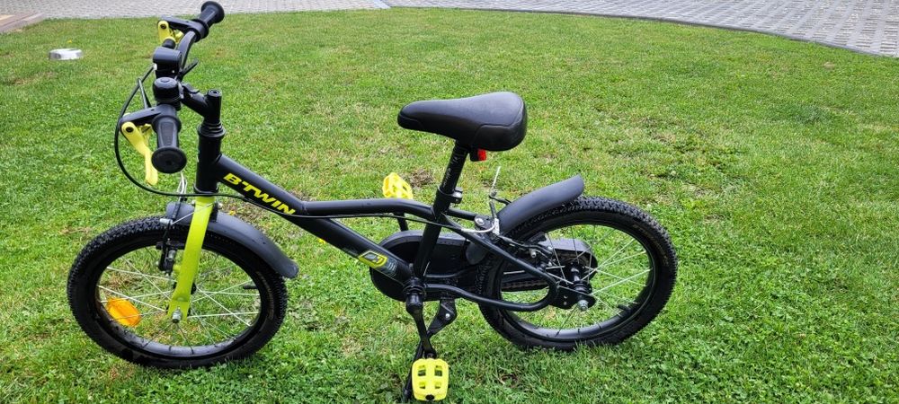 B Twin 500 Dark Hero