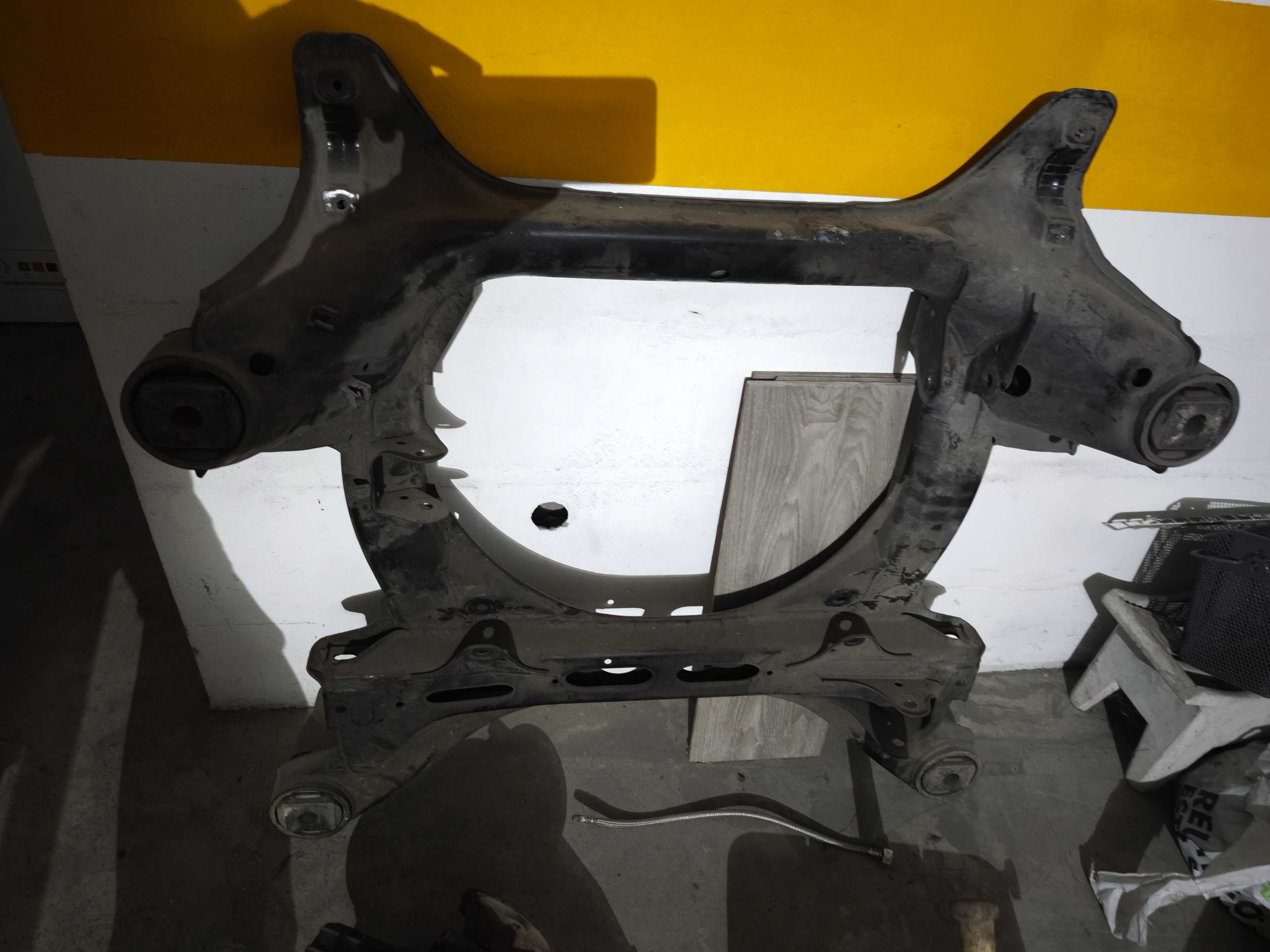 Charriot frente Audi Q7, de 2006 a 2015