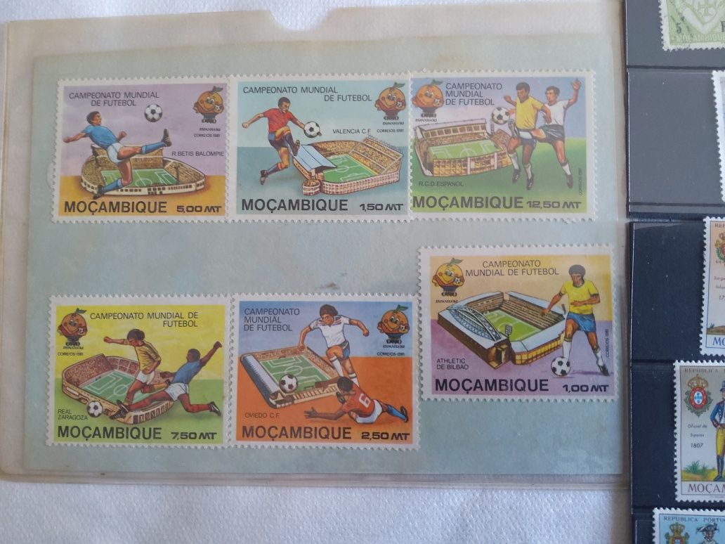 Ref.15425#Moçambique lote 30 selos ( 12 são usados )
