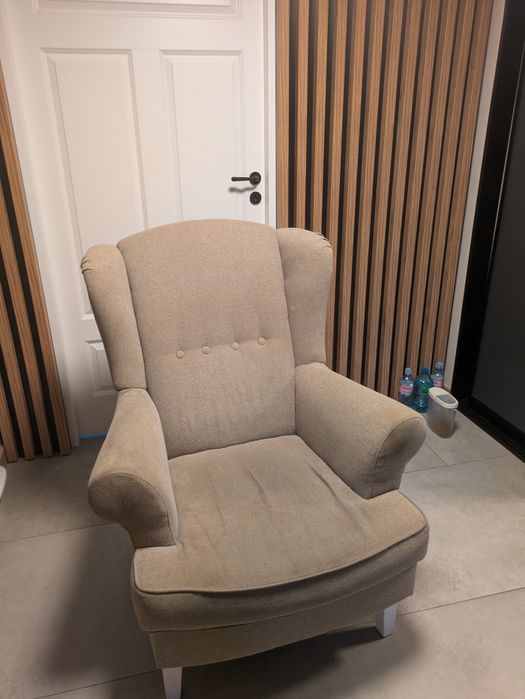 Fotel uszak beżowy