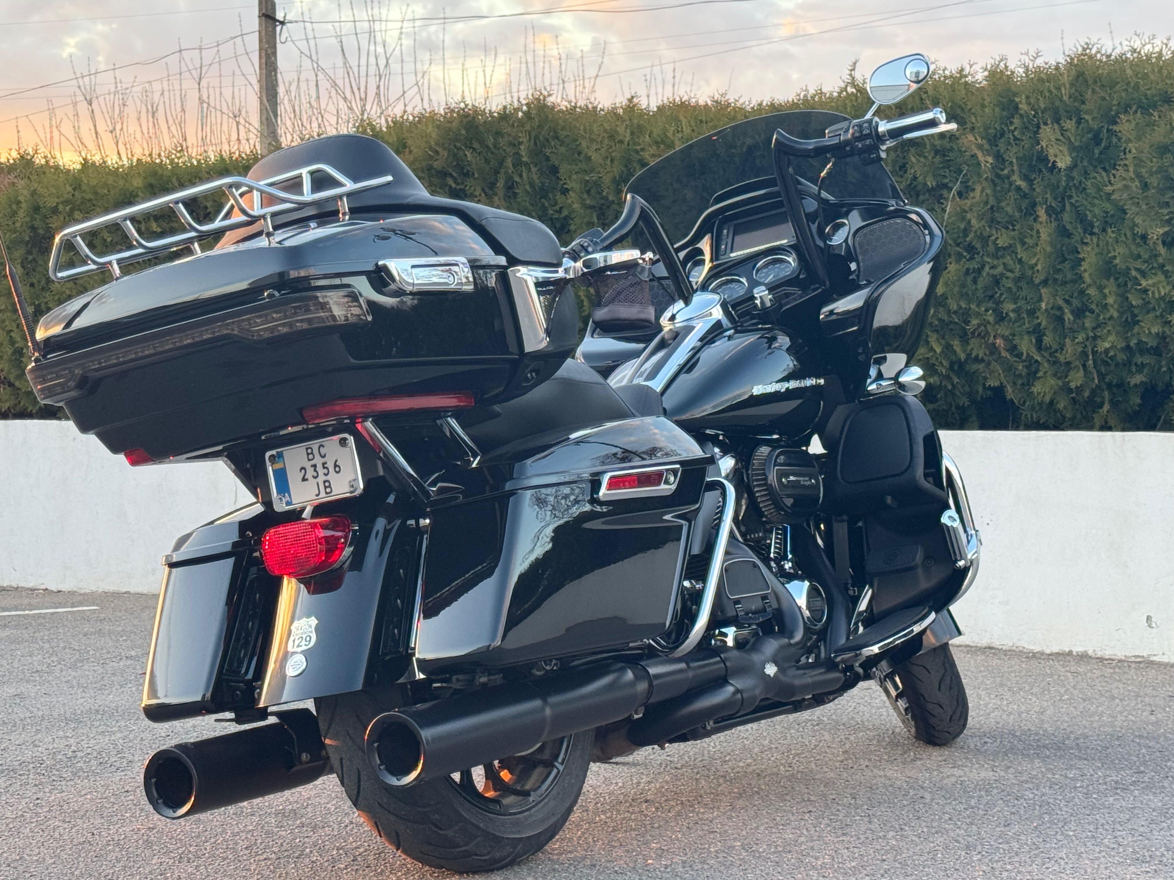 Harley Davidson Road Glide Ultra Limited 128
