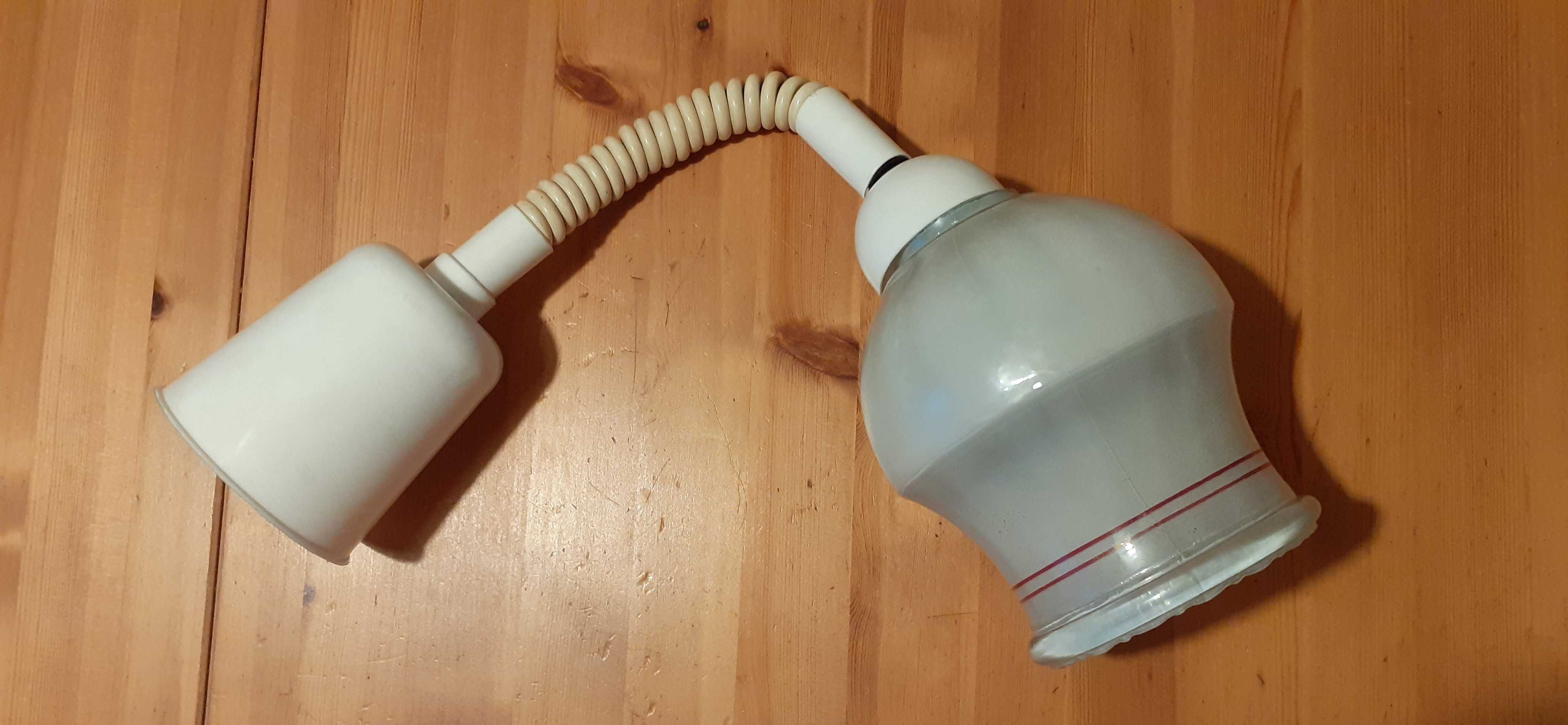 Lampa sufitowa PRL ze szklanym kloszem, spiralny kabel