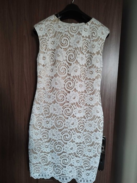 Sukienka koronkowa