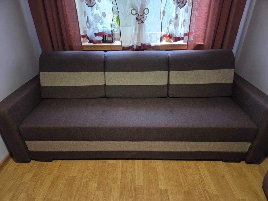Rozkładana kanapa z materacem