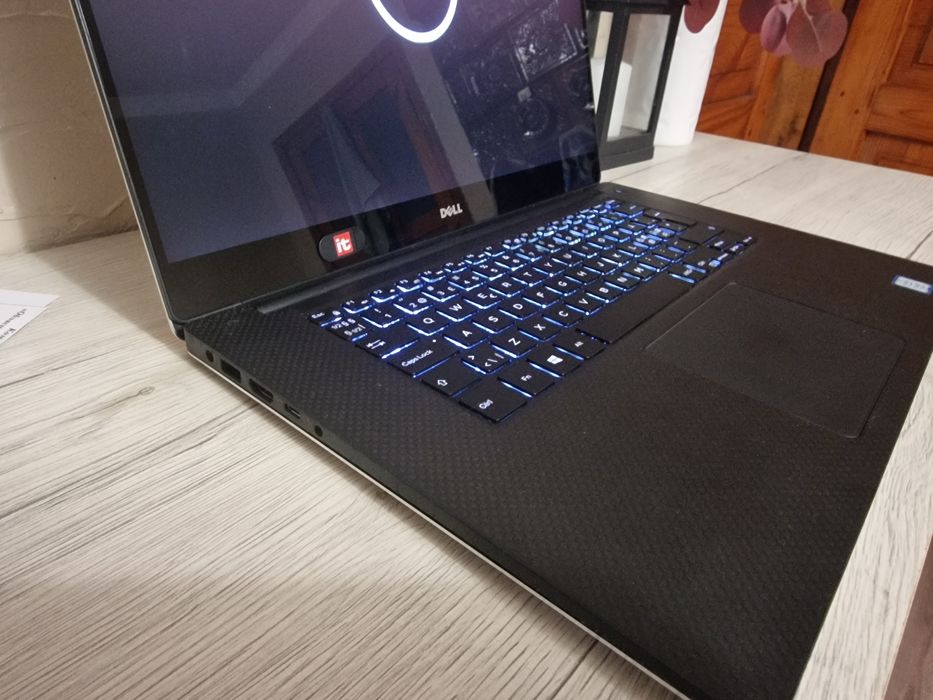 Ігровий Dell XPS 15 i7-7700HQ/ОЗУ 16Gb/Nvme m2 512Gb/GTX1050-4Gb