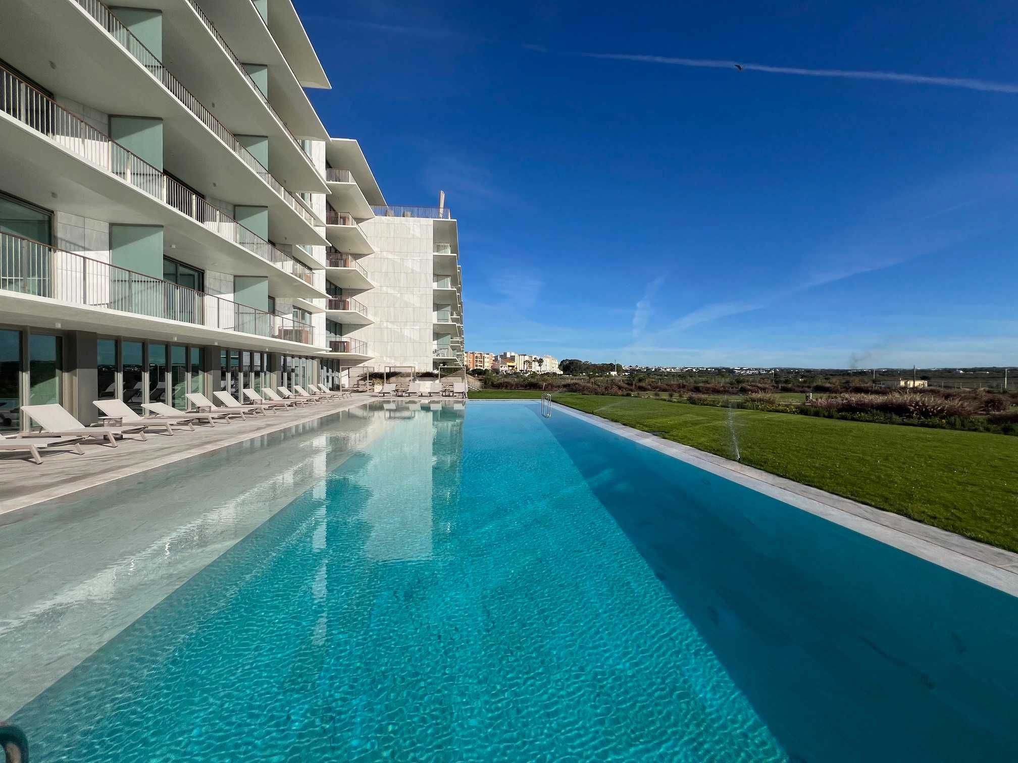 ALUGO APARTAMENTO LUXO VISTA  MAR