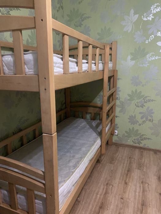 Двох поверхове ліжко