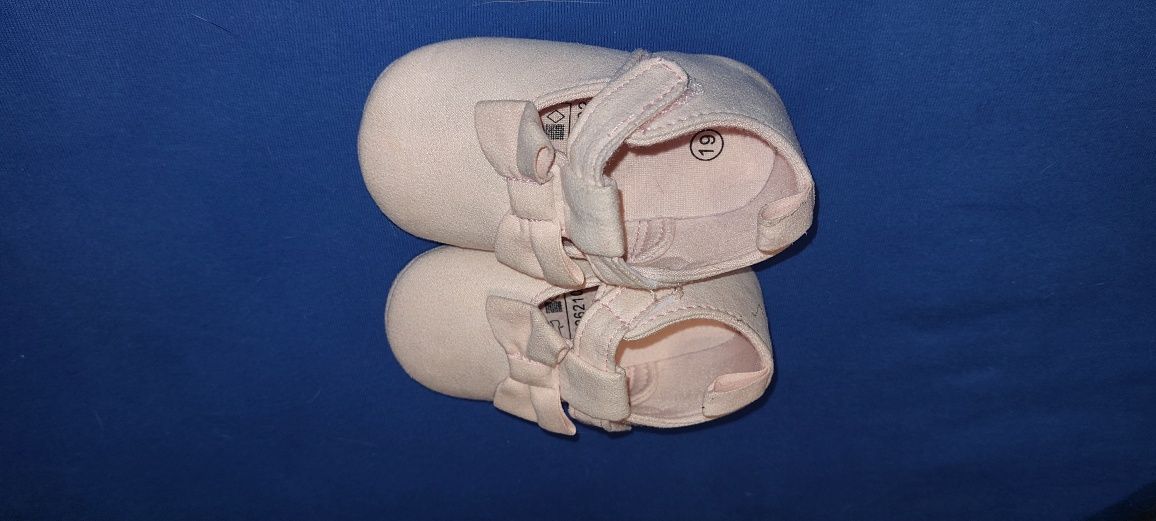 Buty niemowlęce 19