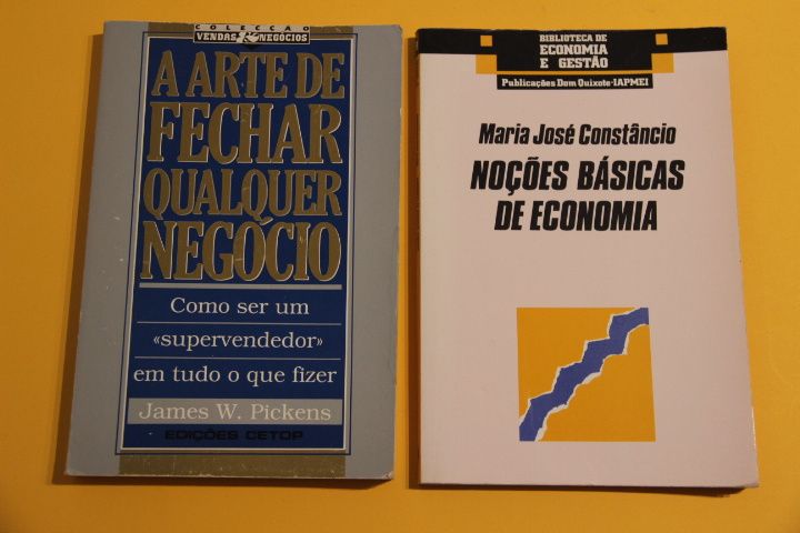 Livros sobre economia, negócios, empresas...