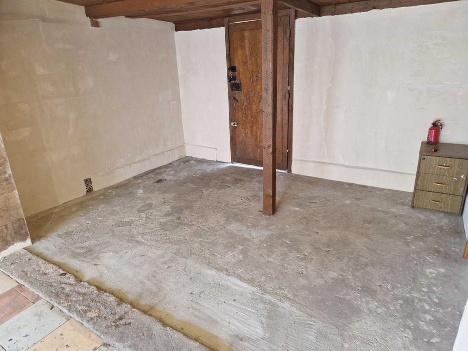 Garaż 32m2 z kanałem i ogródkiem!