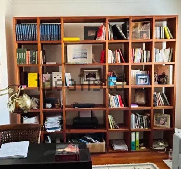 Estante e secretaria com 2 prateleiras