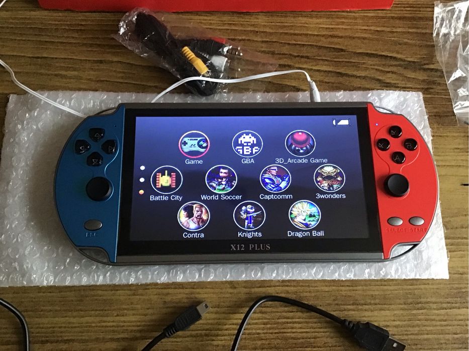Портативная игровая ретро консоль X12 Plus / ретро консоль X12 Plus