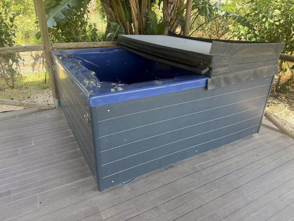Jacuzzi pouco uso