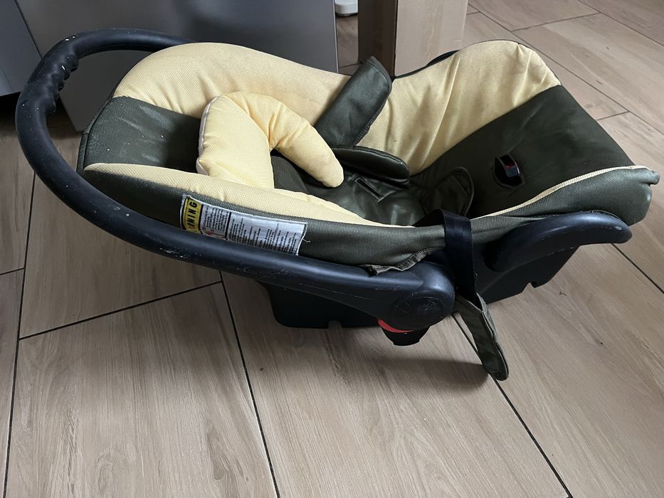 Fotelik samochodowy / nosidełko