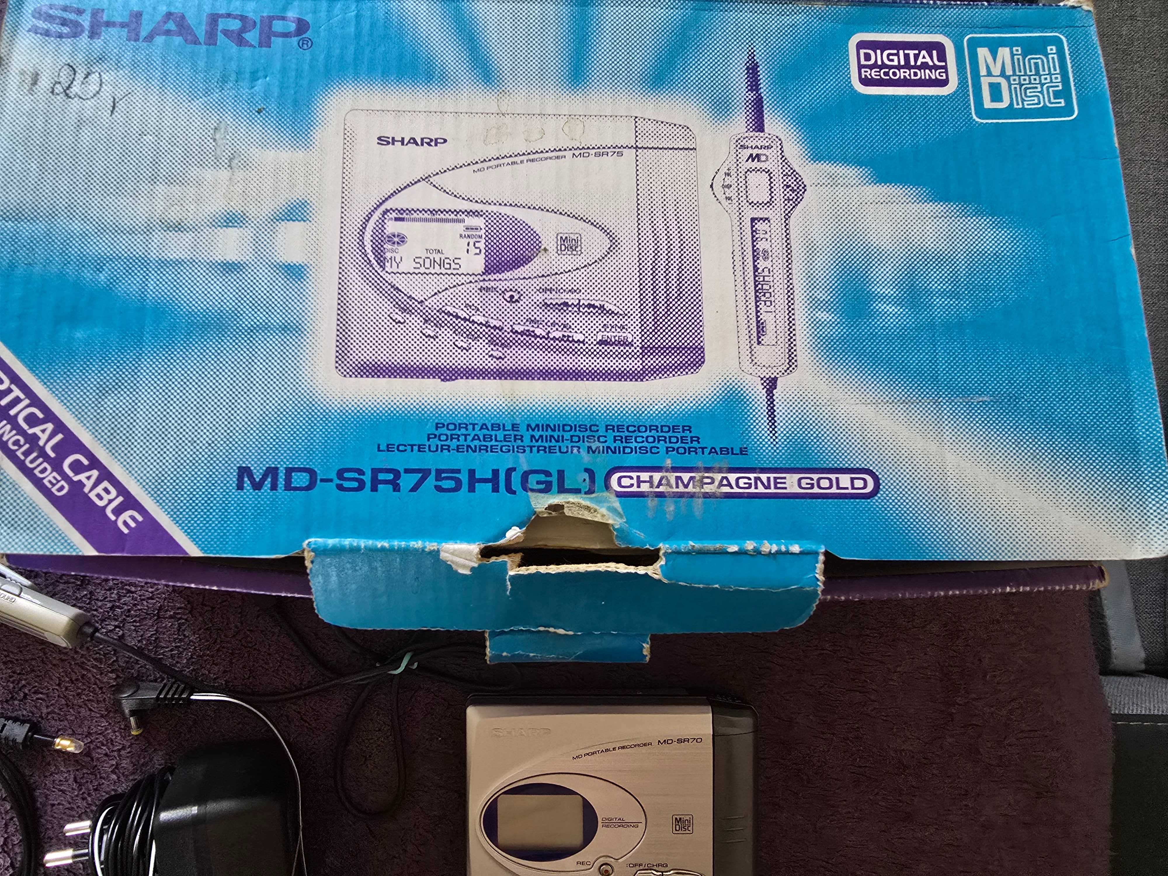 MiniDisc Walkman Sharp MD SR 70