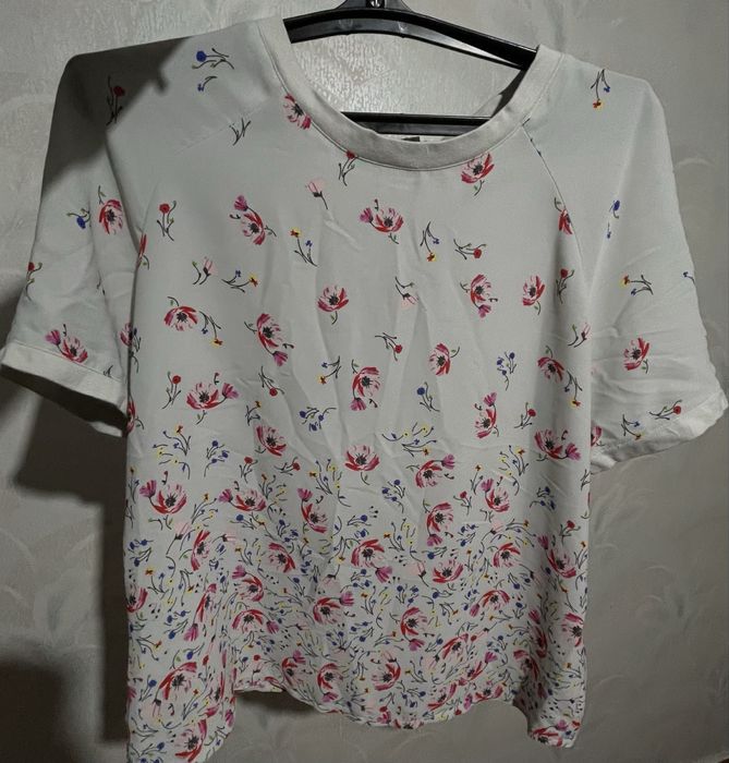 Легка жіноча блуза