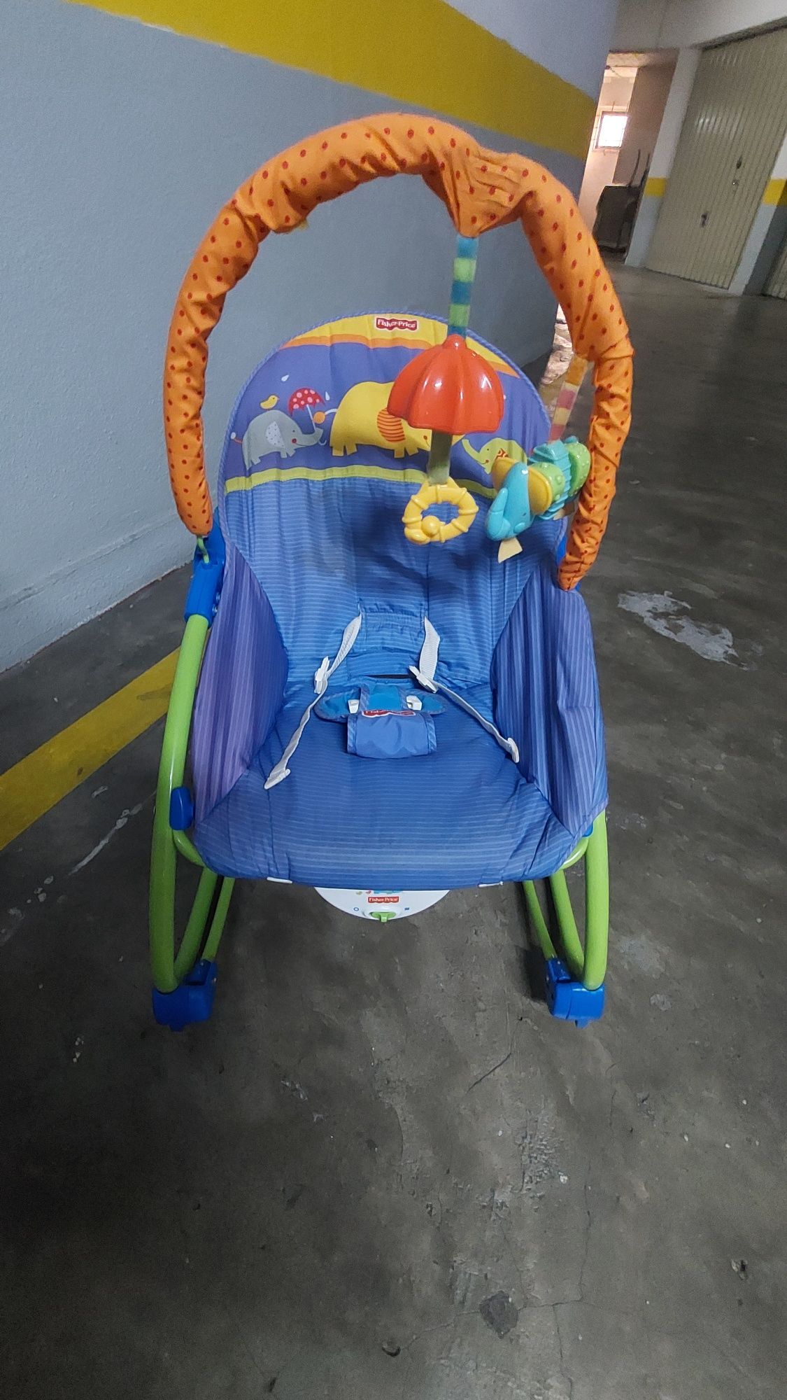 EsprEspreguiçadeira Baloiço Fisher-Price com vibração