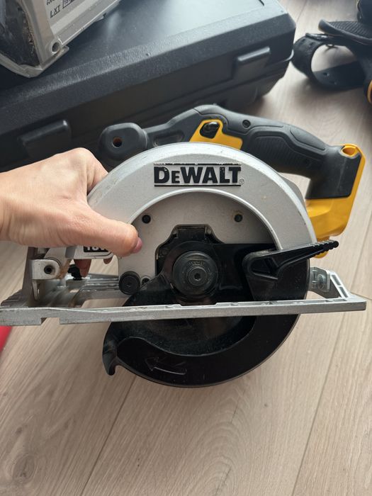 Pilarka tarczowa DeWalt DCS391