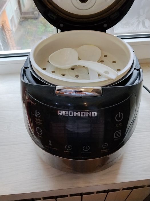 Мультиварка Redmond