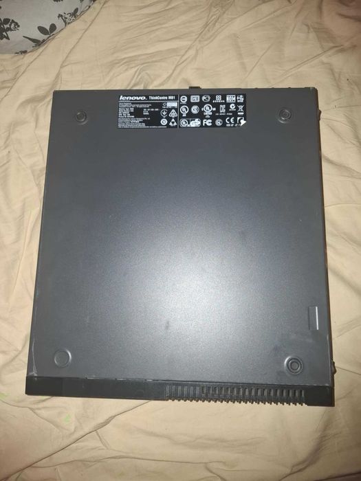 Komputer stacjonarny Lenovo plus myszka i klawiatura