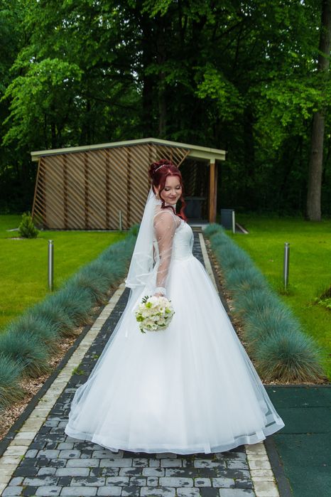 Весільна сукня, розміру М