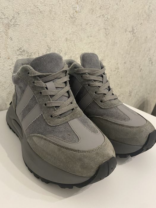 Демісезонні осінні жіночі кросівки 37