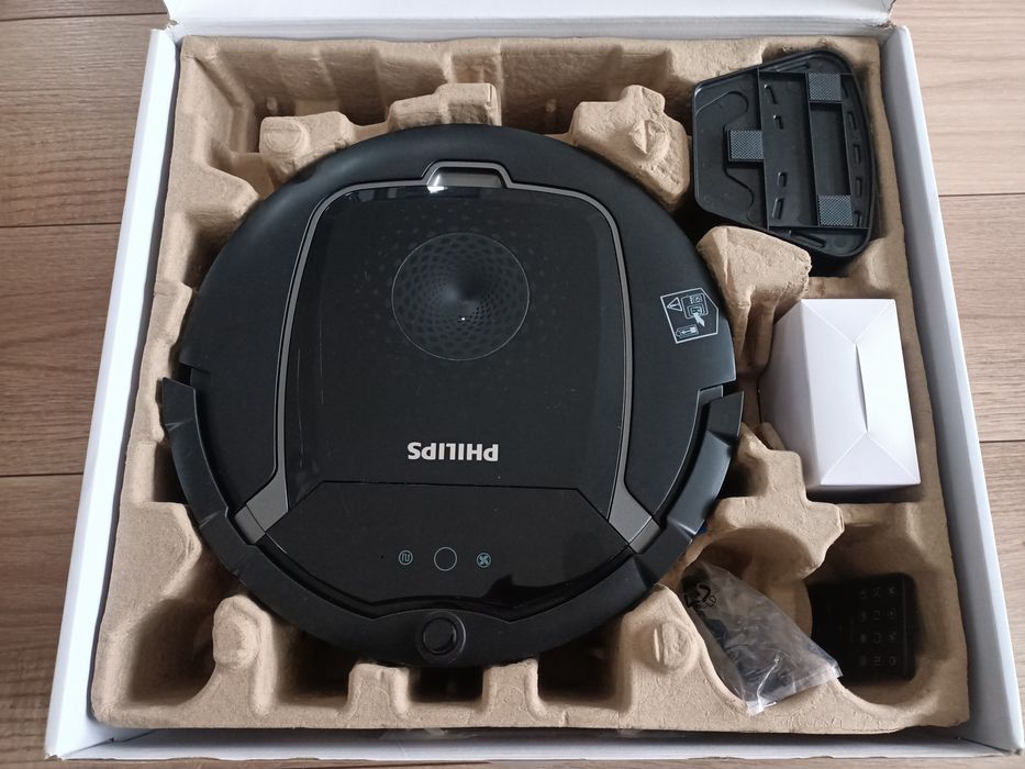 Robot czyszczący odkurzacz PHILIPS FC 8810 wyświetla błąd podczas Łado